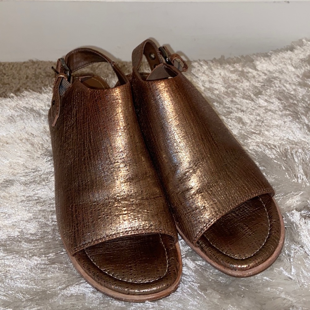 Donald J. Pliner Mazie leather sling backs…